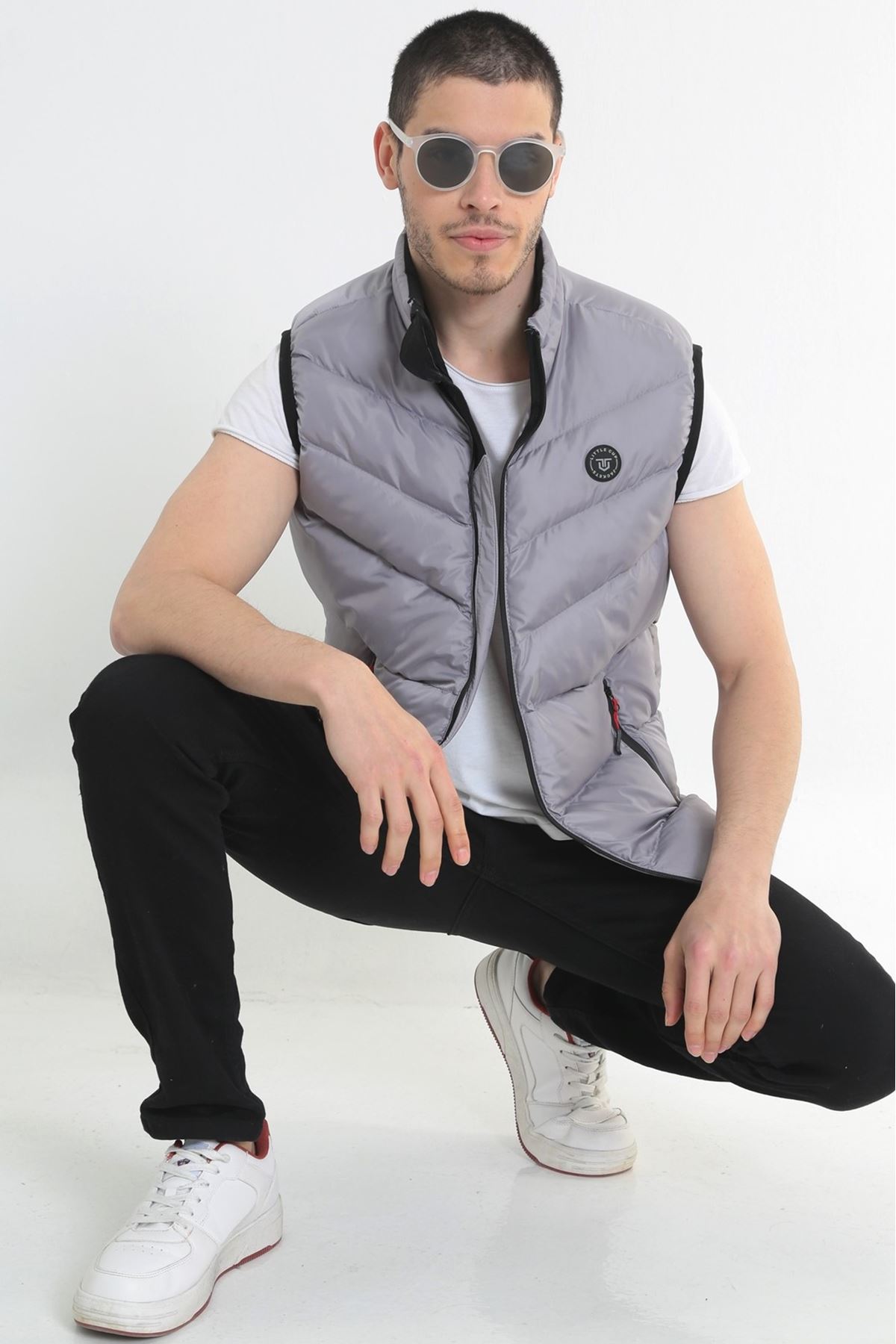 Erkek Dik Yaka Gri Şişme Yelek 