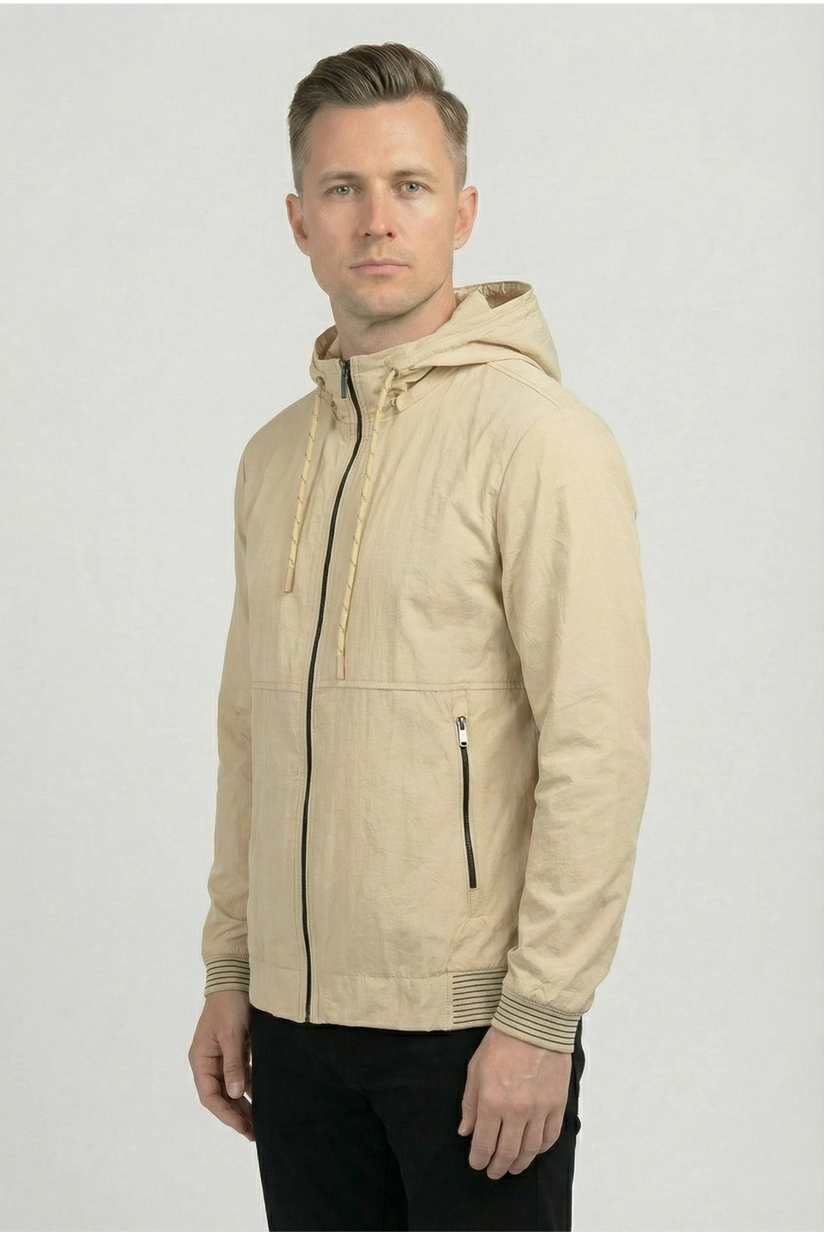 Erkek Relaxed Teknik Kumaş Çıkarılabilir Kapüşon Baharlık & yağmurluk Krem Spor Ceket 