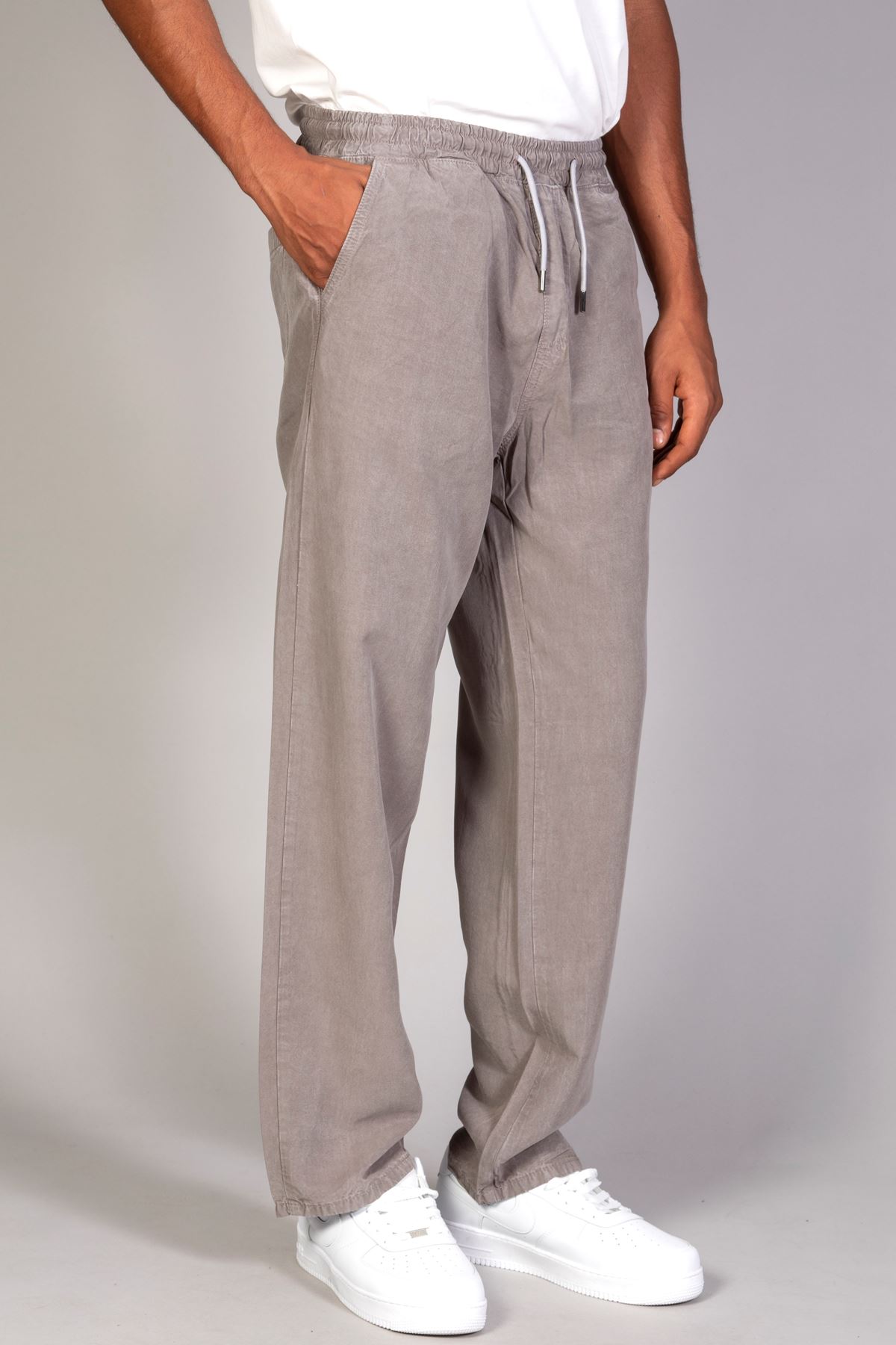 Мужские удобные брюки-карго светло-коричневого цвета