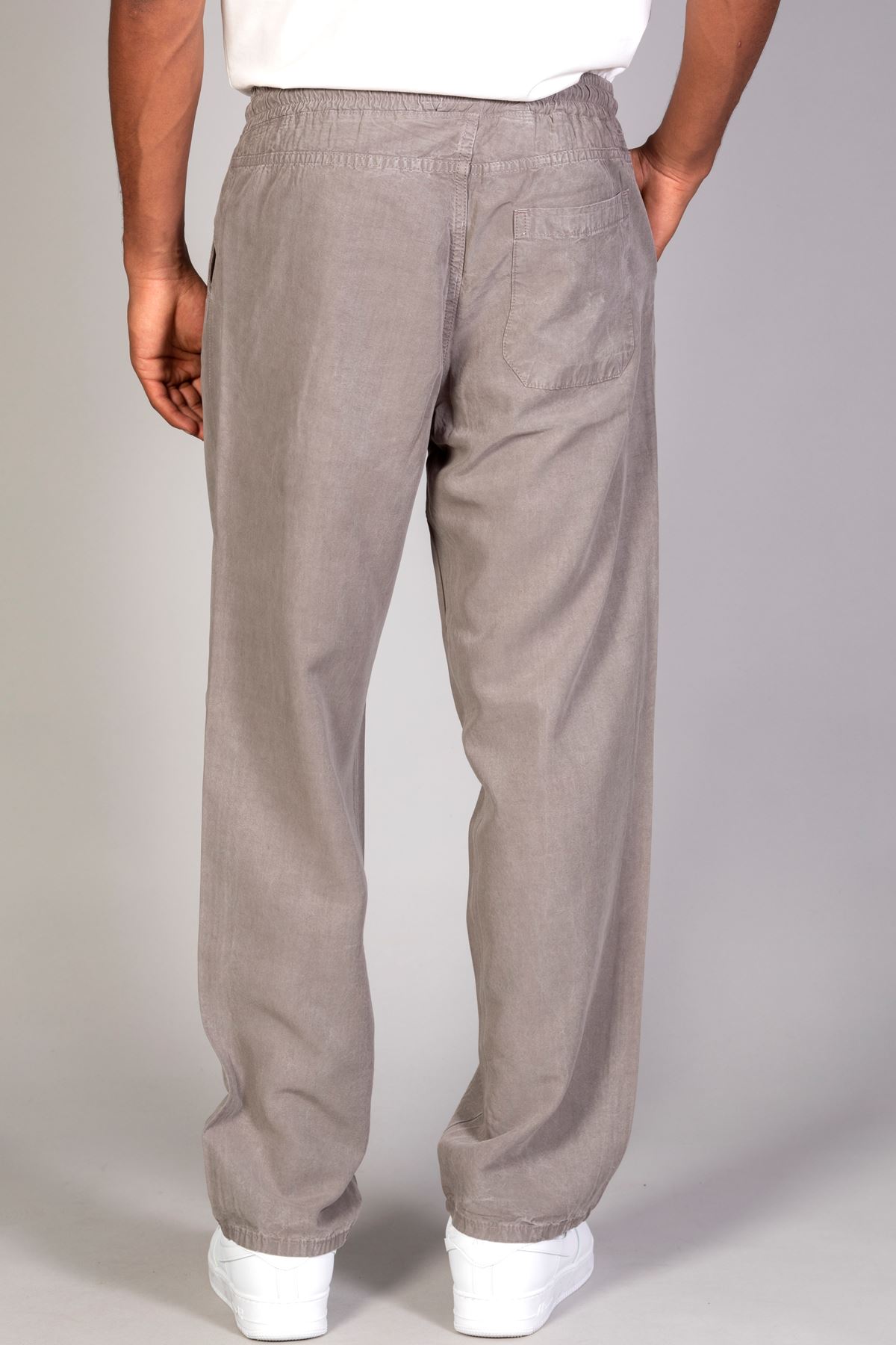 Мужские удобные брюки-карго светло-коричневого цвета