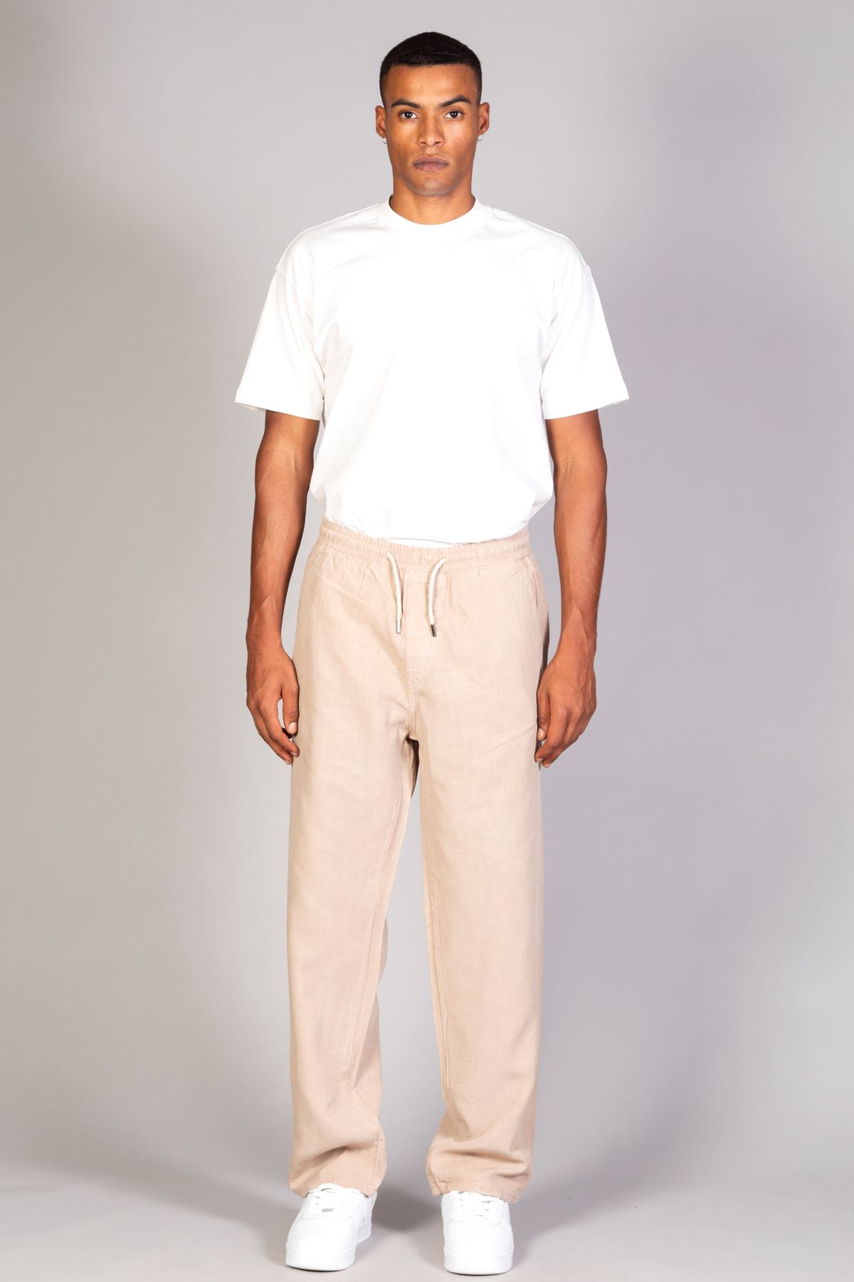 Мужские удобные брюки-карго светло-коричневого цвета