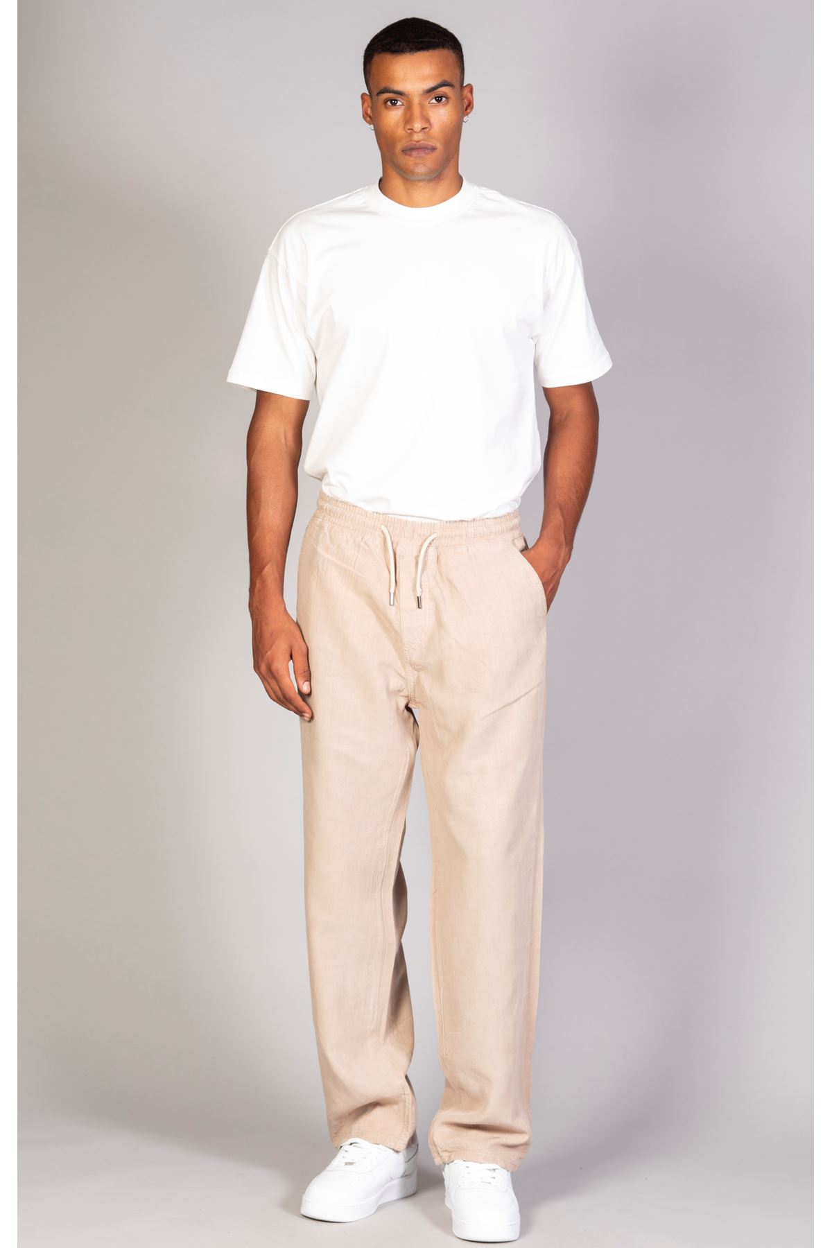 Мужские удобные брюки-карго светло-коричневого цвета