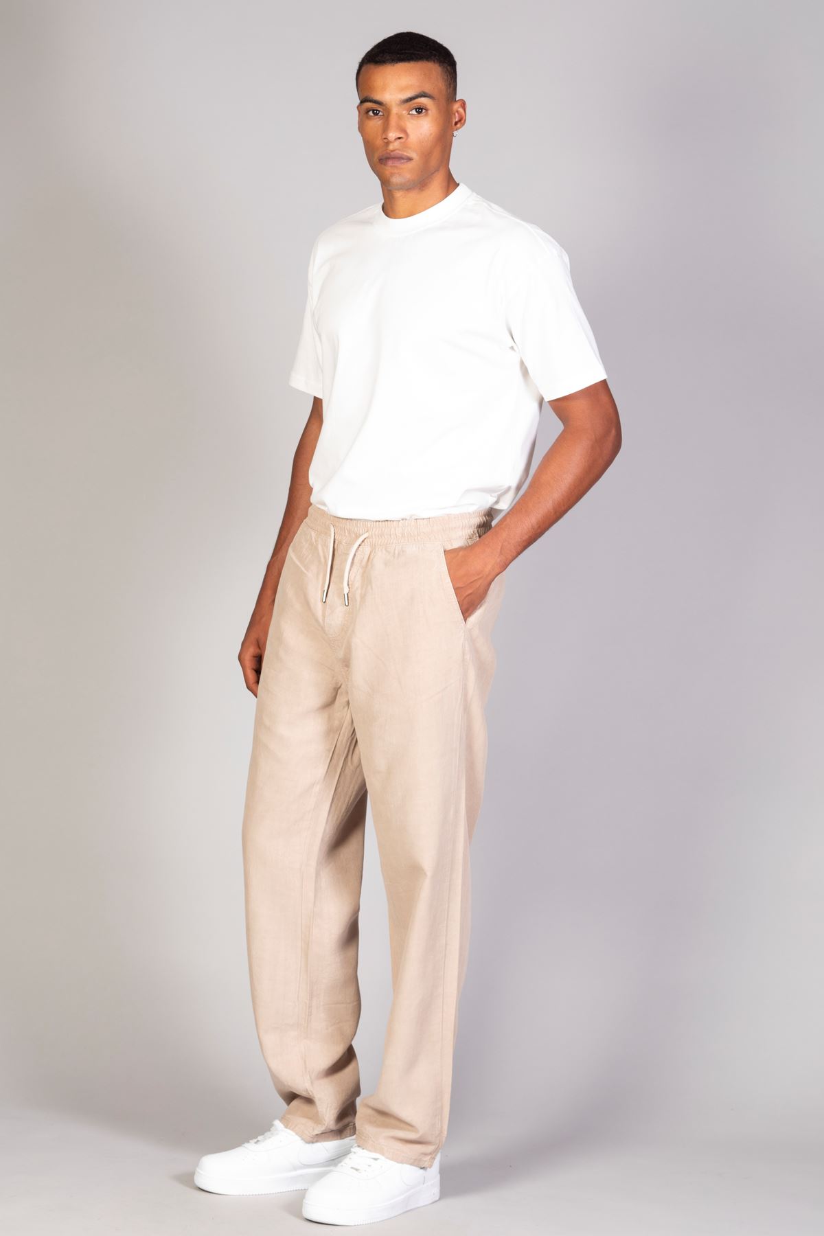 Мужские удобные брюки-карго светло-коричневого цвета