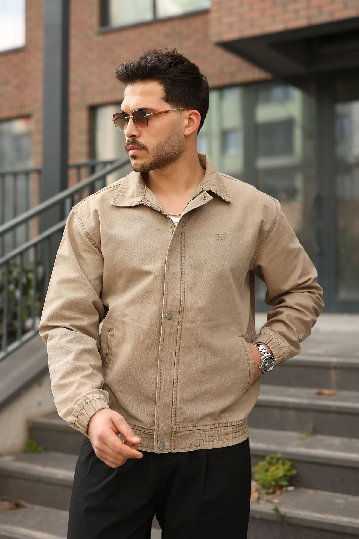 Мужская джинсовая куртка-бомбер оверсайз цвета хаки, стираная модель на молнии